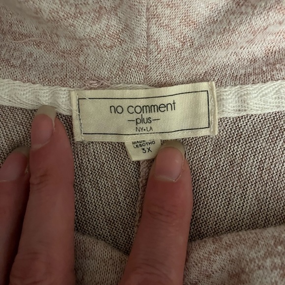 Junior’s No Comment Plus funnel neck pullover top in size 3x - Picture 2 of 9